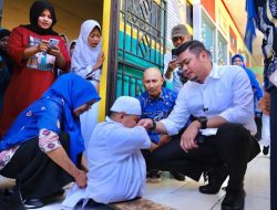 Takjub Melihat Semangat Reski Sekolah, Bupati Gowa Beri Bantuan Kursi Roda
