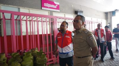 Pastikan Stok LPG 3 Kg Aman, Pemkot Makassar bersama Pertamina Lakukan Tinjauan ke Pangkalan dan Sidak ke Usaha Laundry dan Cafe