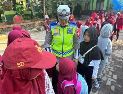 Ajak Pelajar Terbit Lantas, Satlantas Polres Gowa Turunkan Tim Patroli Polwan ke Sekolah