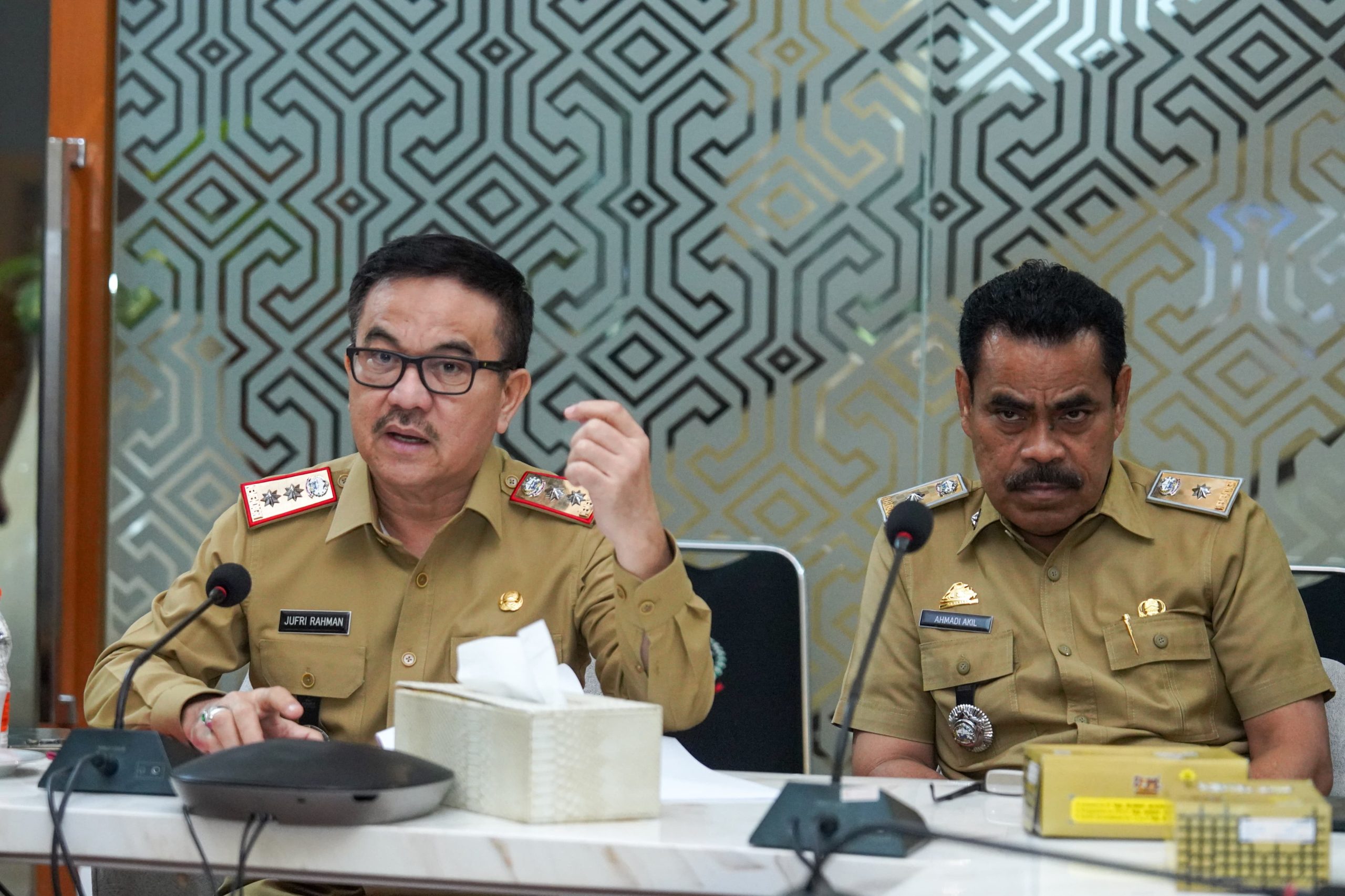 Sekretaris Daerah Provinsi Sulawesi Selatan, Jufri Rahman, membuka Rapat Koordinasi Pembahasan Draft Roadmap Pengendalian Inflasi Sulawesi Selatan 2025–2027 secara virtual di Ruang Toraja, Kantor Gubernur Sulsel, Senin (26/5/2025).