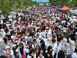 Puluhan Ribu Warga Meriahkan Jalan Sehat Anti Mager, Semarak Hari Jadi Luwu