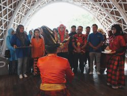 Buka Art Culture Festival Paddekko dan Barutu, Bupati Husniah: Tradisi Budaya Harus Dipertahankan