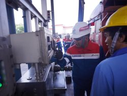 Direksi Pertamina Patra Niaga Tinjau Kesiapan Sarfas Lewat Program “Pantau Bareng SPBU” di Makassar