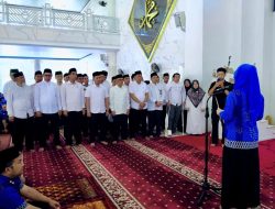 Kukuhkan Pengurus Baru, Bupati Talenrang Harap Masjid Agung Jadi Pusat Keagamaan